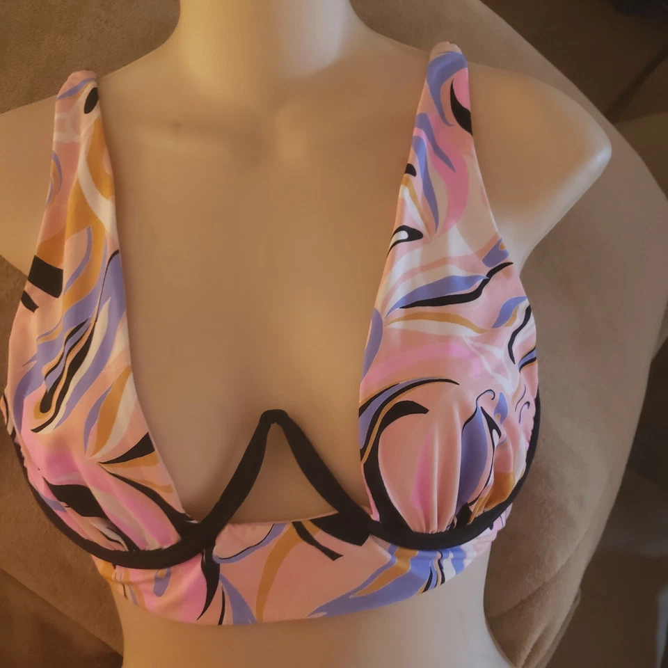 Top de bikini Beach Bunny rosa púrpura corte bajo elástico forrado talla pequeña Foto 1 de 4