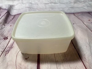 Tupperware Small Square Round Storage Container Sheer Ice #311 Clear Lid Vintage - Picture 1 of 8