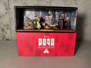 WALT DISNEY SNOW WHITE AND THE SEVEN DWARFS TINY KINGDOM DIORAMA PIN SET - Picture 1 of 6