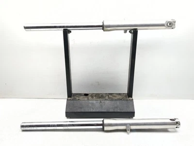 01-09 Honda VT750 DC Shadow Spirit Freni Sospensione Anteriore Dritti - Immagine 1 di 4