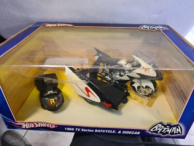 1966 TV SERIES BATCYCLE & SIDECAR 1/12 P6923 HOTWHEELS - Immagine 1 di 2
