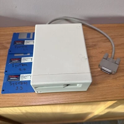 Apple M0130 400k External Single Sided 3.5" |  CLEANED | TESTED | WORKING - Image 1 of 4