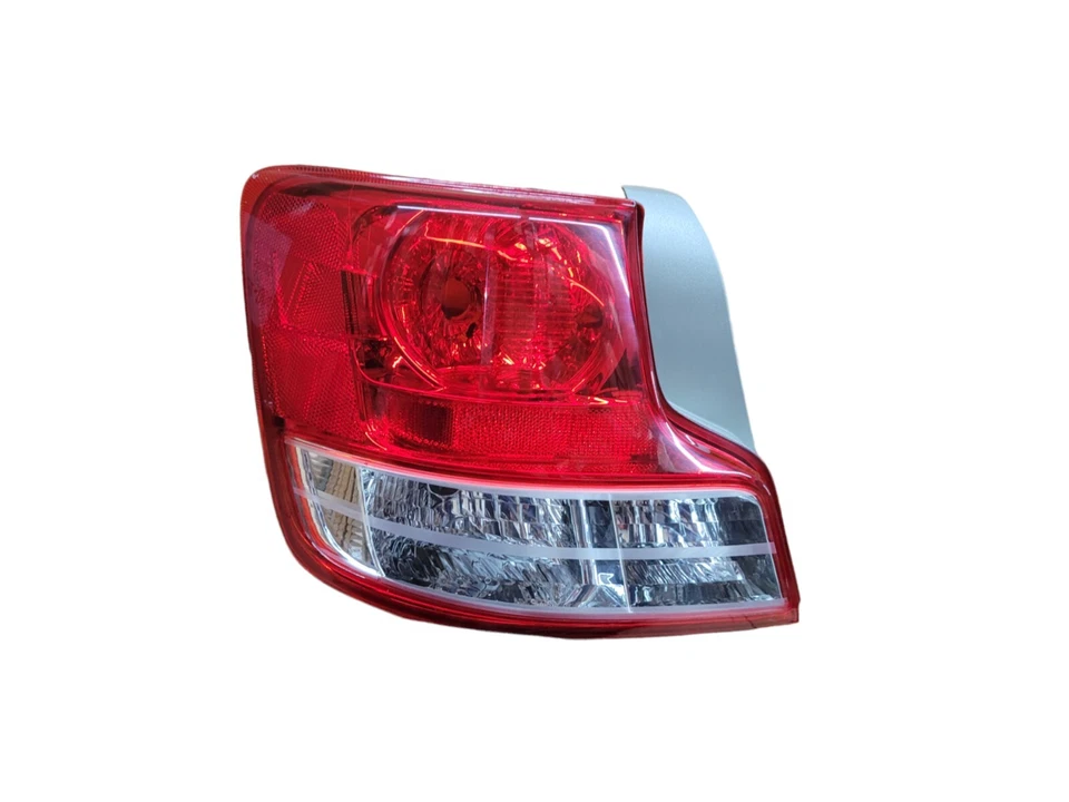 Luz trasera para Scion TC 2012 2013 lado del conductor | 8156121320 | SC2818110 Foto 1 de 4