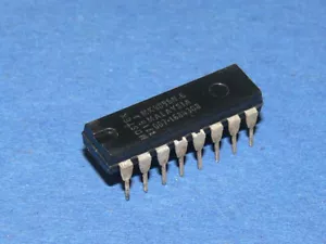 MOSTEK MK4096N-6 4096 x 1 bit DRAM 16 pezzi codice data7716 + 24 pezzi codice data7715 - Foto 1 di 3