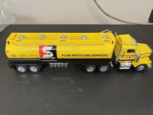 SAFETY KLEEN Tanker Truck Tractor Trailer 18 Wheeler Taylor Made Trucks TMT 1:32 - Picture 1 of 10