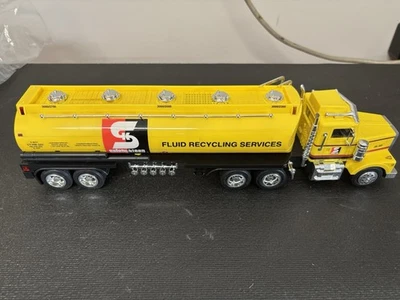 SAFETY KLEEN Tanker Truck Tractor Trailer 18 Wheeler Taylor Made Trucks TMT 1:32 - Image 1 of 4