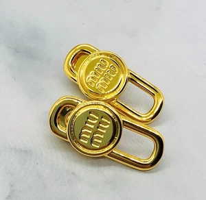 Orecchini tono oro MIU MIU originali - usati / KJ4151 - Foto 1 di 6