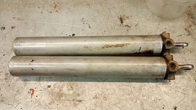 GM Covertible Top Lift Cylinder - Image 1 of 4