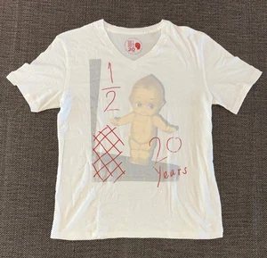 T-Shirt Kewpie Mezzo 20° Anniversario Masaharu Fukuyama Scollo a V Edizione Limitata Promo - Foto 1 di 8