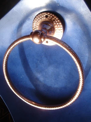 Moroccan SOLID COPPER colour hand ENGRAVED round towel holder ring W20 cm - Image 1 of 4