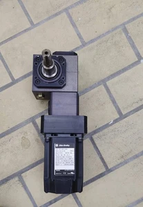 Allen-Bradley Kinetix Servo Motor MPL-A420P-HJ22AA mit Getriebe MP1D-AN-HLD - Bild 1 von 3