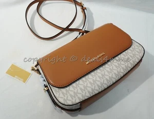 Michael Kors 32H9G06C3B Bedford Legacy Shoulder/Crossbody Bag in Vanilla/Acorn - Picture 1 of 11