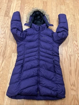 Chaqueta acolchada Marmot 650 para mujer XXL púrpura piel sintética con capucha larga Foto 1 de 4