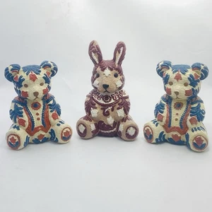 Figuras caprichosas y únicas de cerámica pintadas a mano de Two Bears & A Bunny - Imagen 1 de 9