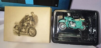 1/24 Atlas MZ ES 250 Green motorcycel model Atlas 7168102 - Image 1 of 2