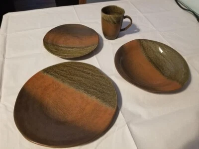 dinner set for 8 (rustic) unknown brand: browns/brown-oranges,green brown 32 pcs - Image 1 of 2