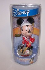 Disney Face Off Mickey Mouse Detroit Red Wings Hockey Player 7" Bobble Head NIP