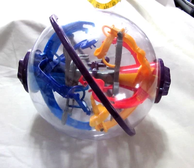 Perplexus Twist! Ball Puzzle Maze 3-D Challenge Marble Game Interactive - Image 1 of 3