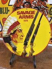 VINTAGE STYLE 1979 "SAVAGE ARMS" GAS & OIL PUMP PLATE 12 INCH PORCELAIN SIGN
