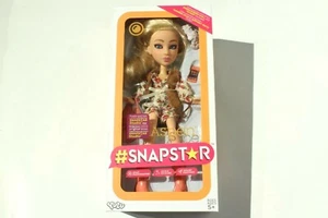 #SNAPSTAR Aspen Doll with Green Screen + Stand - App Fashion Snap Star Brand New - Picture 1 of 6