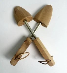 Shoe Trees Rochester Shoe Tree Co Womens Small Cedar Leather Strap - Picture 1 of 9