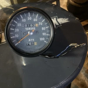 1974 1975 1976 YAMAHA DT175 DT400 DT360 ENDURO ORIGINAL SPEEDOMETER 100 MPH - Picture 1 of 2