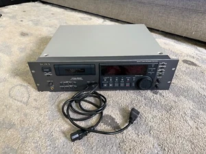 SONY PCM-R500 DIGITAL RECORDER - Picture 1 of 11