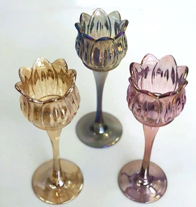 Portacandela a forma di tulipano in vetro effetto iridescente H. 22 colori vari - Foto 1 di 31