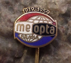 1959 Meopta Czech Camera Company Prague 40th Anniversary Arrow Logo Pin Badge - Picture 1 of 3