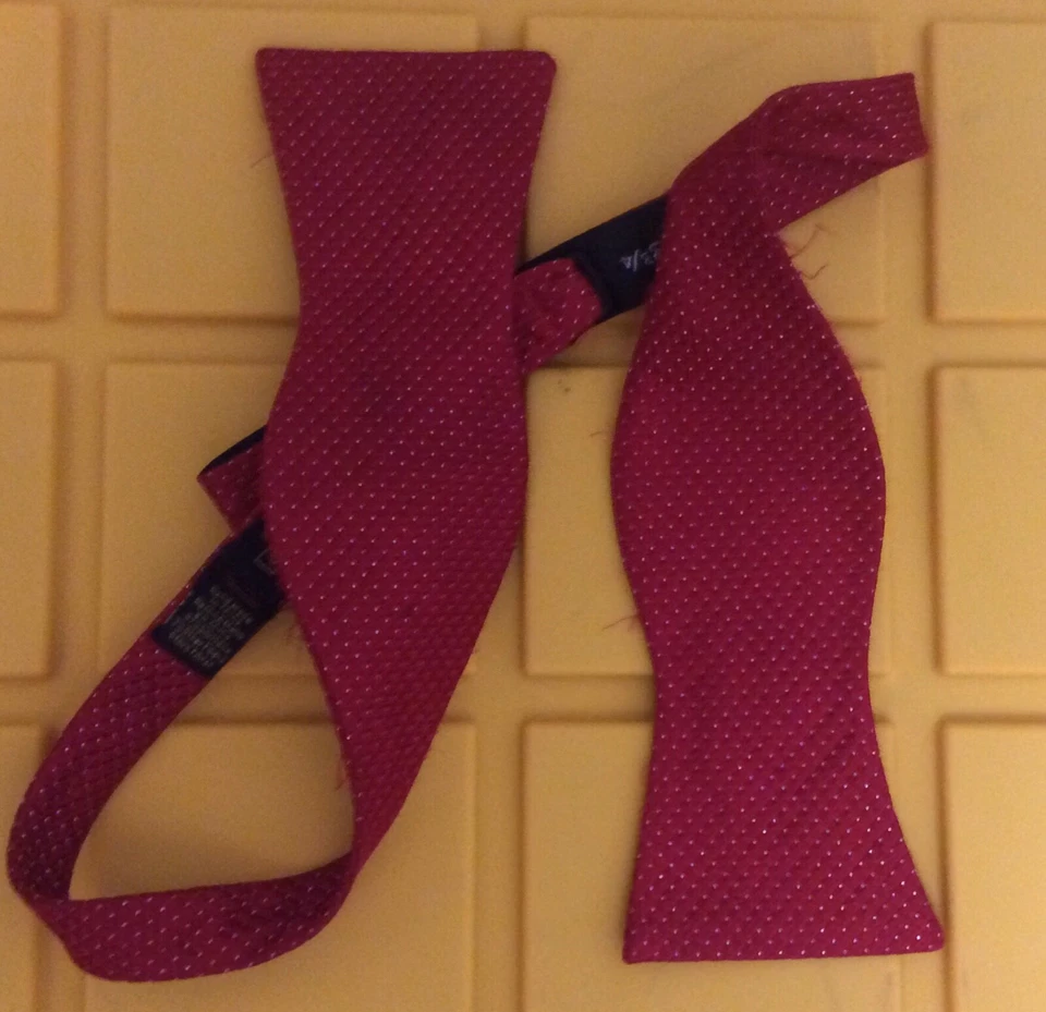 唐纳德·J·特朗普签名系列 100% 真丝领结红色几何图案 13 1/4 — 第 1/3 张图片