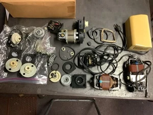 Husqvarna Viking Series 6000 Sewing Machine Motors And Parts Lot - Bild 1 von 7