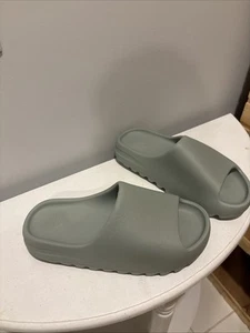 Yeezy Slides Salt uomo taglia 12 - Foto 1 di 6