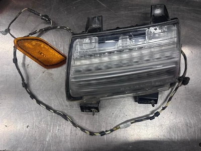 2020-2021 Jeep Gladiator JT LH LED Turn Signal Indicator Light W/ Marker Light - Image 1 of 4