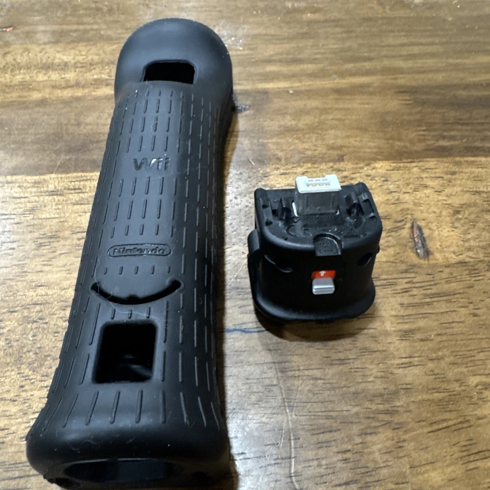 OEM Wii Motion Plus Adapter Black And Silicone Cover #35. Tested And Works - Image 1 of 1