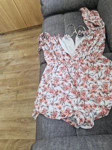 Ladies Floral Playsuit Size 14 - Picture 1 of 3