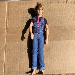 Barbie Fashionista Ken blonde Puppe Weste Shirt Krawatte Gelenk 12 Zoll - Bild 1 von 13