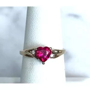YELLOW GOLD LAB-CREATED RUBY AND CLEAR GEMS HEART RING SIZE 7 SKY - Picture 1 of 8