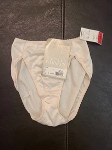 NWT Vintage  Cream White  Hi-Cut Panty Size Small by Warner's NOS - Picture 1 of 10
