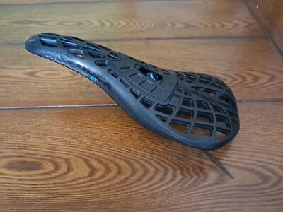 Tioga DSpyder Pivotal BMX Racing seat Plastic Black - Image 1 of 3