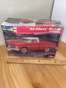 REVELL '64 CHEVY PICKUP FLEETSIDE 1:25 MODEL KIT SIGILLATO IN FABBRICA 1996 VINTAGE - Foto 1 di 7
