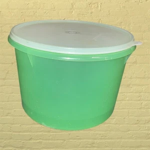 20 Cup Tupperware Econo Canister Storage Container Green Sheer 267 230 Vintage - Picture 1 of 6
