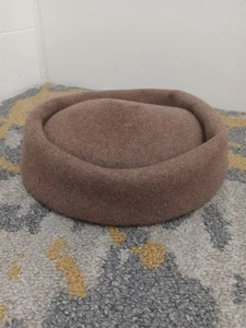 Vintage Glenover Fawn Tra Felted Wool Pillbox Hat Brown 60s/70s - Picture 1 of 8