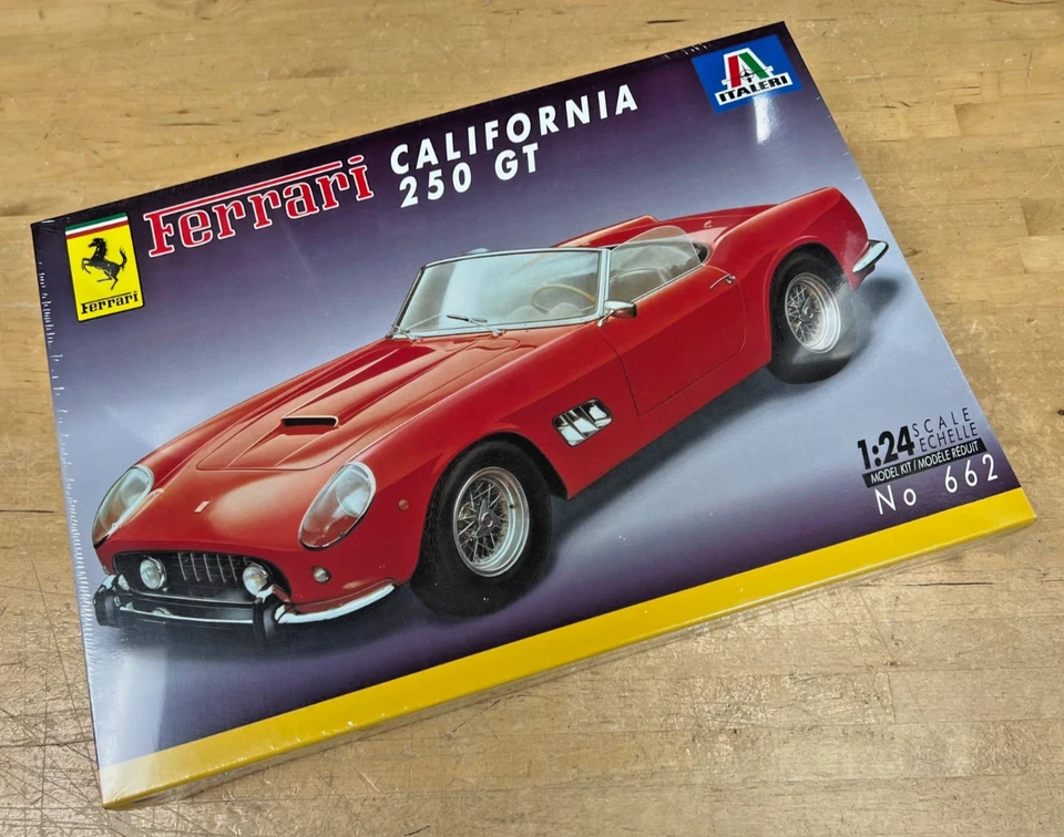 ITALERI | 1:24 | KIT SELLADO DE FÁBRICA | Ferrari 250 GT California Foto 1 de 1