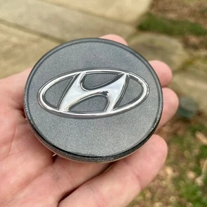 One (1x) GENUINE HYUNDAI OEM Wheel Hub Center Cap 529603S110 52960-3S110 - Picture 1 of 6