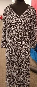 Nuevo con etiquetas Maxi Vestido Lane Bryant Manga Larga Cuello en V Talla 18 Negro/Blanco Patrón Floral - Imagen 1 de 3