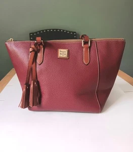Dooney & Bourke Schultertasche Handtasche rot genarbtes Kieselleder 10 x 15 J14403942 - Bild 1 von 21