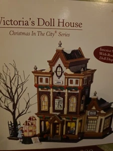 Casa de Muñecas Victoria's Department 56 Navidad en la Ciudad #59257 Completa 3 Árboles - Imagen 1 de 8