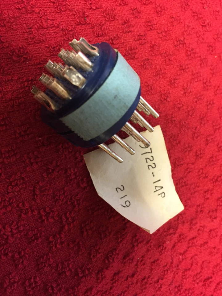 9722-14P AMPHENOL 	 INSERT, PINS, 19 POS, SOLDER CUP - Image 1 of 1