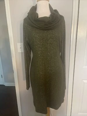 Vestido CAbi #4016 manga larga capucha cuello verde oliva para mujer talla pequeña Foto 1 de 4
