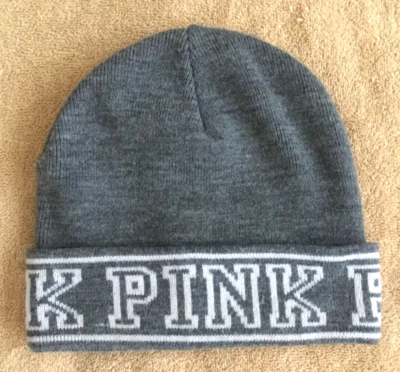 GORRO ROSA VICTORIA'S SECRET - GRIS - TALLA ÚNICA - SUPER BONITO Y LIMPIO Foto 1 de 4